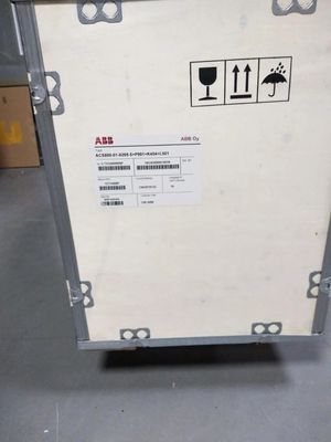 ABB ACS800-04-0260-2 200kW 445A Conversor de frequência Modulos de unidade única 205 kg