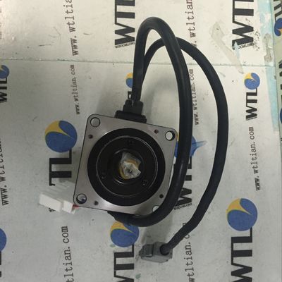 SGM-02UW14E Yaskawa 17bit Encoder Absoluto SERVO MOTOR 100W 0.89A Novo na caixa