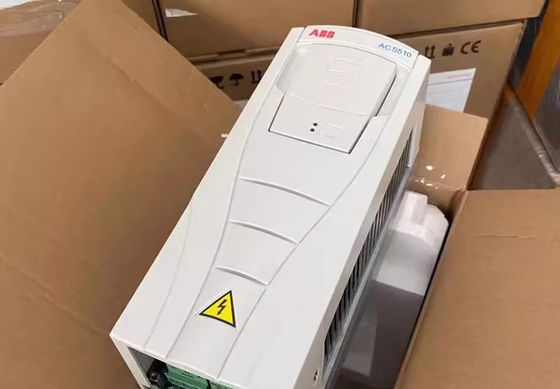 ABB ACS510-01-246A-4 132 kW 170 kV·A 3 fases 50/60HZ AC 380-480V 245A