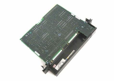 GE IC697BEM711 0,8 Amp e o módulo também requer 5 volts DC tensão de entrada