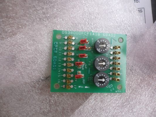 A placa de circuito de disparo da GE DS3800DFCF possui 17 conectores de um único pin e 3 potencialómetros para ajustar a corrente