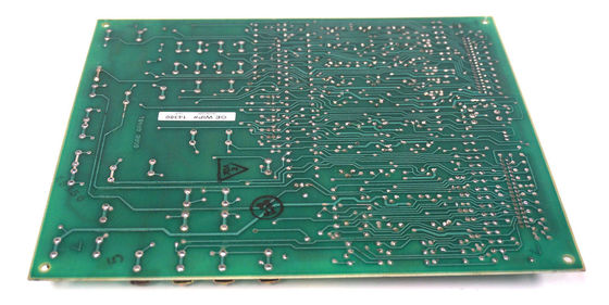 DS3800DGRD é uma placa auxiliar produzida pela General Electric da série Speedtronic Mark IV de controles de turbina