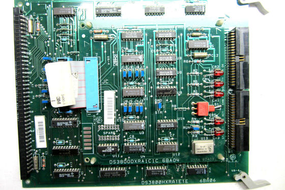 A placa reguladora do gerador da GE DS3800DXRA possui 1 conector de 20 pinos com 10 saltadores