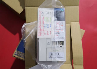 MR-J2S-40A1 Mitsubishi Electric Industrial SERVO Amplificador 400W AC Drive 170V 2.8A