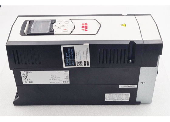 ACS880-01-12A6-3 3AUA0000107990 Motor único montado na parede 5,5 kW 12,9A