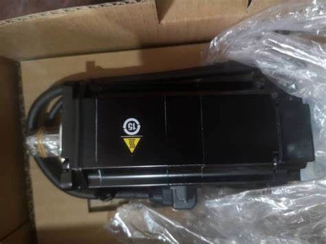 Yaskawa SGMRV-30ANA-YR12 SERVO MOTOR 23.6AMP 200V 3.7KW Servo drives