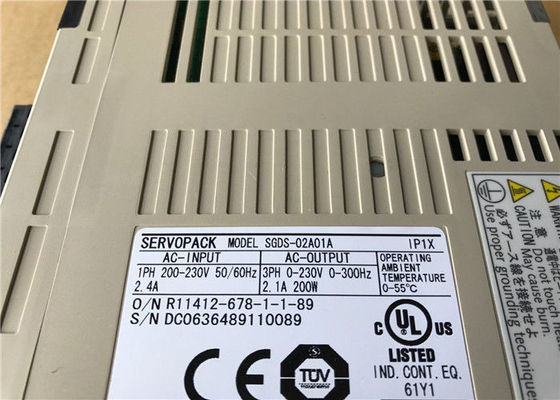 Yaskawa SGDS-04A15A Servo Amplificador 1 Fase - 4.7A 200V 400W 0.54HP