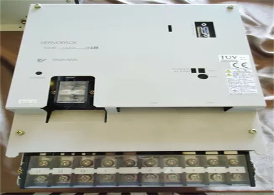 230V Yaskawa SGDB-75AD AC Servo Amplificador Novo na caixa original