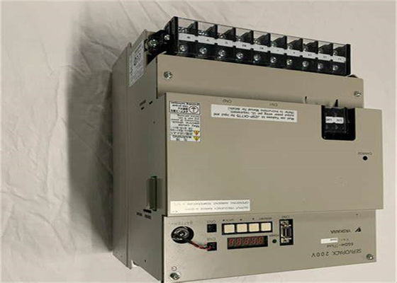 Nova Yaskawa SGDH-75AE 200-230V AC Servo Drive em caixa original