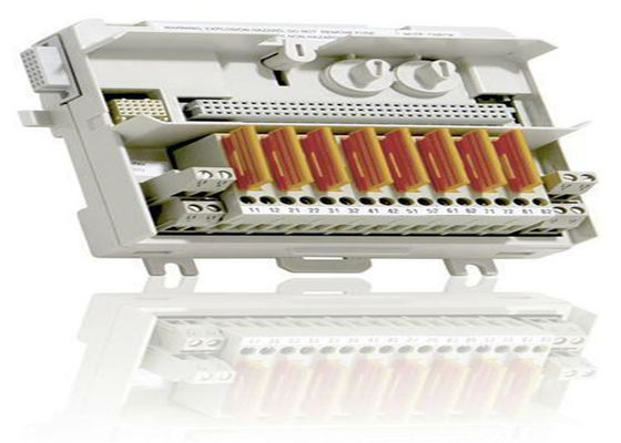 ABB TU835V1 3BSE013236R1 Módulo Unidade 8 tomadas de energia usadas 8 terminais de sinal