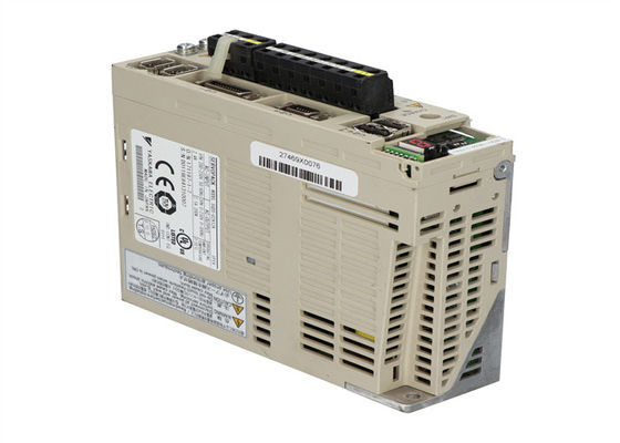 Yaskawa SGDS-02A12A AC Servo Amplificador 200-230V 2.4A 200W Novo