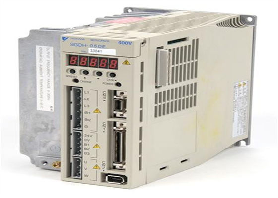 Yaskawa SGDH-05DE Novo Servo Amplificador 400V 0.5kw Novo em Original