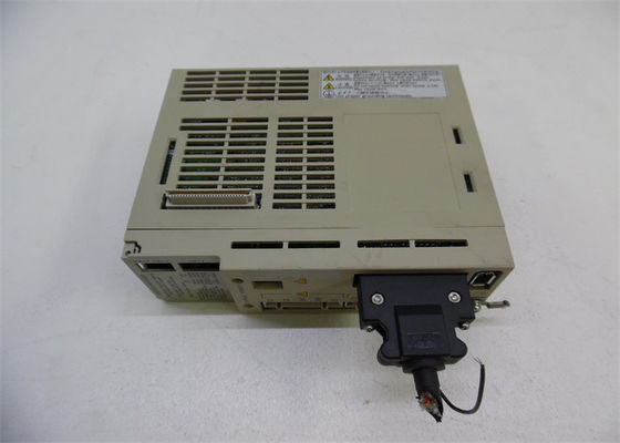 Yaskawa SGDG-01GT Legend Series Novo Servo Amplificador 0.1kw 253V