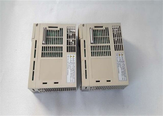 Yaskawa SGDG-01GT Legend Series Novo Servo Amplificador 0.1kw 253V