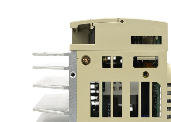 Novíssima Yaskawa SGDL-03BP Servo Drives 3 Fases na caixa original