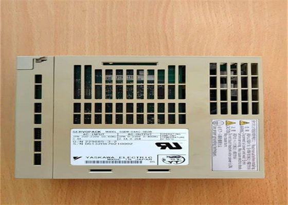 Yaskawa SGDM-04AC-SD2B AC Servo Amplificador Novo em Original 230V