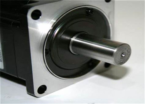 Yaskawa SGM-02B312 Novo Servomotor na caixa original 100V