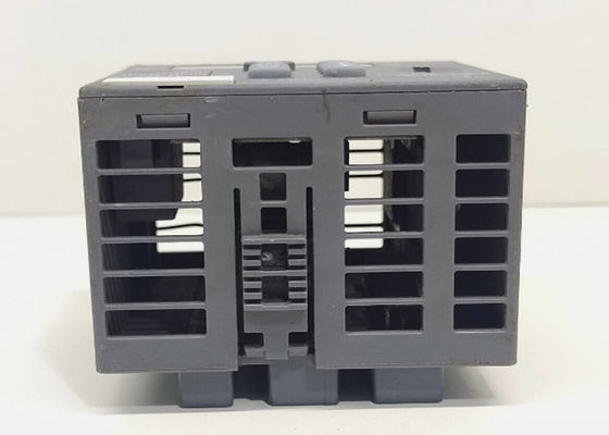 ABB PM571 1SAP130100R0100 Interfaces em série para comunicação e programação