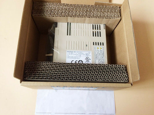 SERVO AMPLIFICADOR AC Yaskawa SGDS-01A05A 200-230V 50/60HZ 1.2A 100W