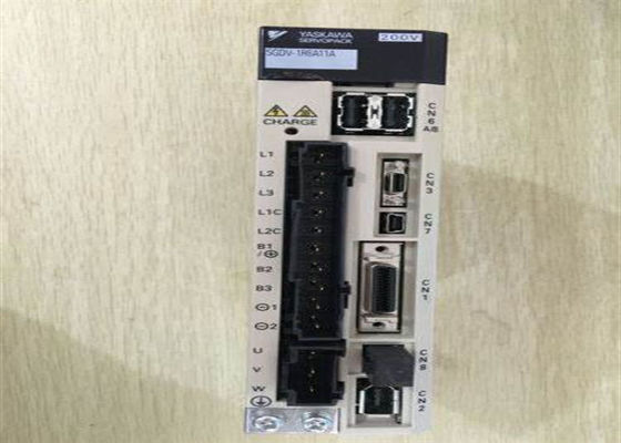Yaskawa SGDV-1R6A11A AC Servo Amplificador 200W Novo em caixa