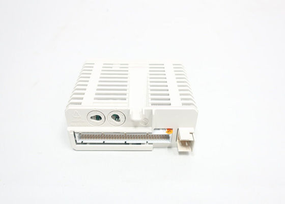 ABB DO840 3BSE020838R1 Isolado em dois grupos de 8 canais