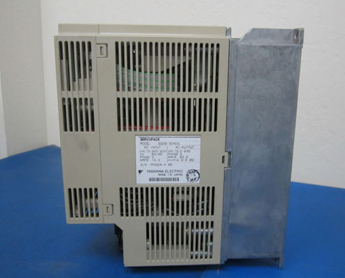 Yaskawa SGDB-30ADG-P Drive-AC Servo é suportado para reparação 200V 3PHASE 3KW DIGITAL