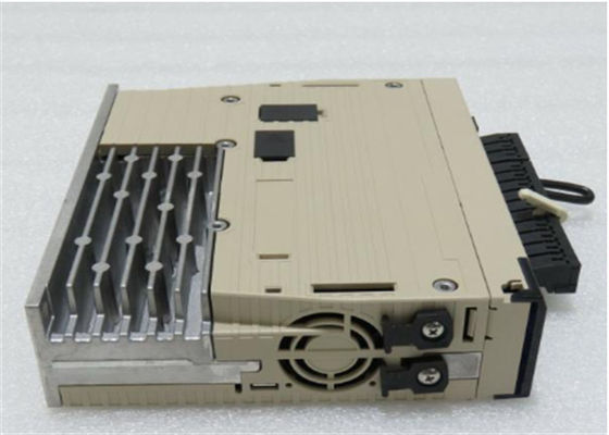 Yaskawa SGDV-R70F21A 230V AC Servo Amplificador Novo em caixa