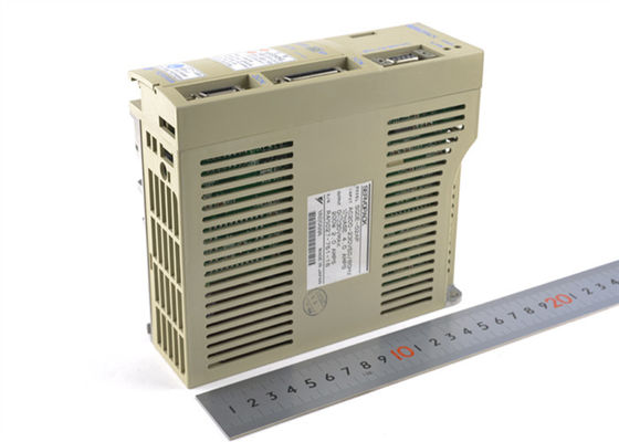 Yaskawa SGDE-02AP 230V AC Servo Amplificador Novo Original