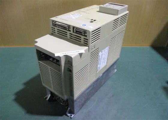 Yaskawa Servo Drives SGDB-03ADM Brand Original Novo em Caixa 0.3kw