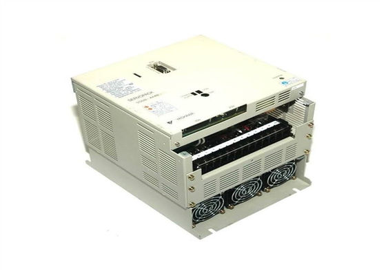 SGDB-44ADS Yaskawa Industrial Servo Drives Novo e Original