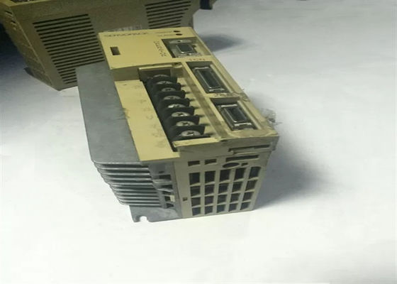 Servo Drives Yaskawa SGDA-04APP 200 Voltagem Novo e Original