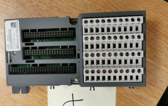 ABB TU515 1SAP212200R0001 Unidade terminal de E/S Para módulos analógicos e digitais de 24 VDC