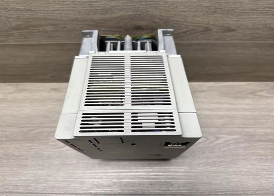 Yaskawa SGDB-10ADS 200V AC Servo Drives Novo em Original