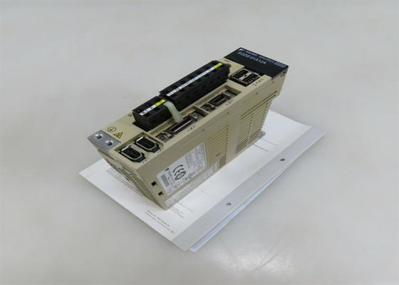 Yaskawa SGDS-01A12A 220V AC Servo Amplificador Novo Original