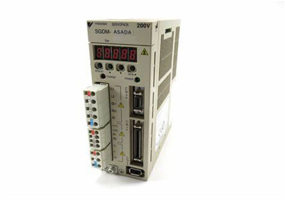 Servo amplificador Yaskawa SGDM-A5ADA AC Novo na caixa original