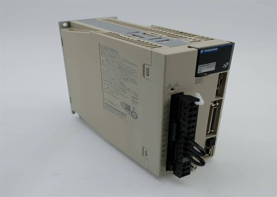 Yaskawa SGD7S-2R8A00A002 200V AC Servo Drives Novos na caixa