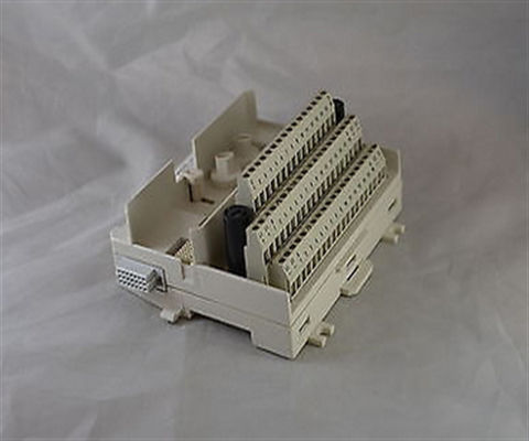 O PLC de 3BSE013234R1 ABB TU830V1 estendeu a unidade ABB Advant 800xA da terminação do módulo
