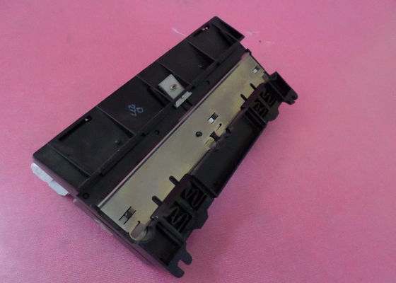 O bloco terminal GE Fanuc IC670CHS002 é um bloco terminal de E/S com terminais de caixa