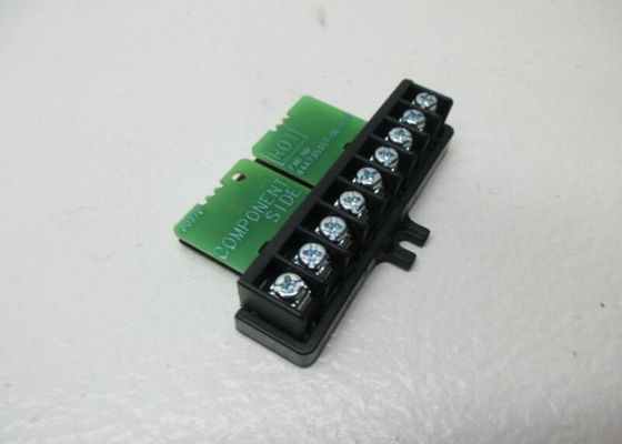 IC670TBM001 Auxiliary Terminal Block é um bloco terminal de controle de campo de estilo barreira fabricado pela GE Fanuc