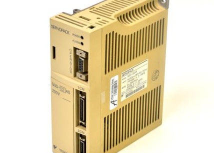 Yaskawa Industrial Servo Drives SGD-02AS 200 W Capacidade nominal 200-230 VAC, entrada de 60 Hz