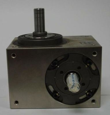 A caixa de velocidades do oscilador Sankyo 4.5ED-03337R-L3A1 45 graus
