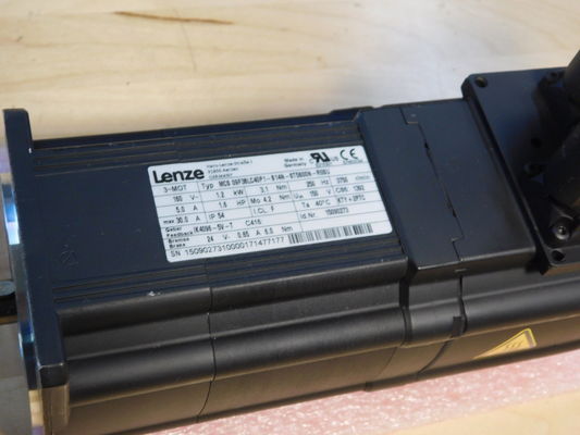 LENZE MCS 09F38LC40P1-B14N-ST5S00N-R0SU Tensão de alimentação 399