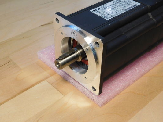 LENZE MCS 09F38LC40P1-B14N-ST5S00N-R0SU Tensão de alimentação 399