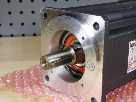 LENZE MCS 09F38LC40P1-B14N-ST5S00N-R0SU Tensão de alimentação 399