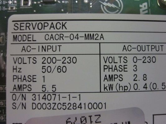 Yaskawa CACR-04-MM2A Industrial Servo Drive Dispersão de energia em W 3 W 1 canal