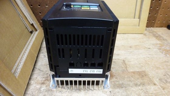 Servomotor Omron 3G3JX-A4004 para aplicações industriais