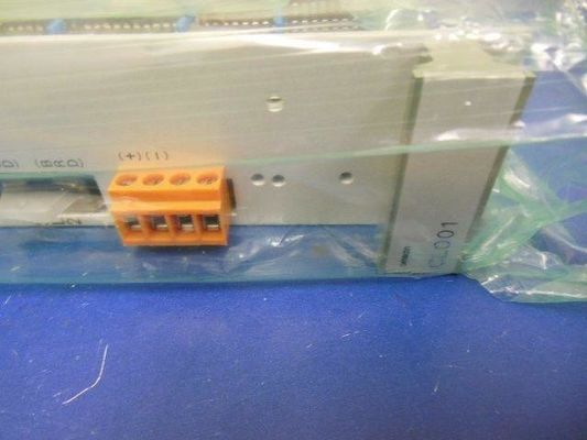 Omron 3G8B3-CL001 Servomotor de eixo para máquina automática