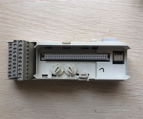 Unidade de terminação de módulo estendido ABB TU850, MTU, 50 V, ABB
