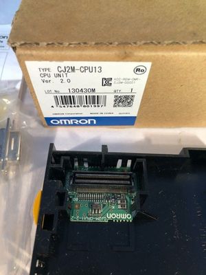 Omron CJ2M-CPU13 Voltagem nominal DC 28 VAC módulo de controlador lógico