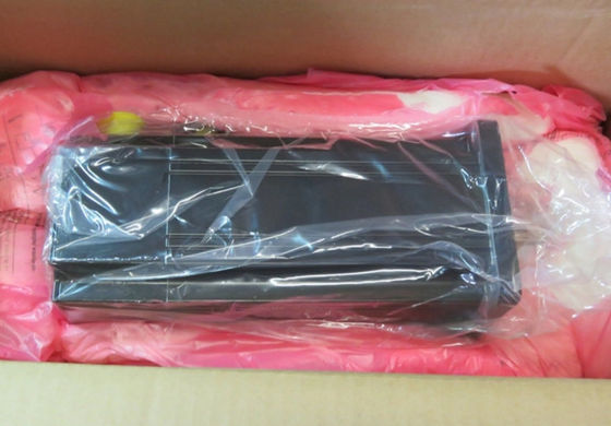 EMERSON MGE-205-CBNS-0000 Emerson MG Servo Motor, 230VAC, 2 &quot;Quadro, 9 lb-em Cont